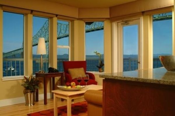 CANNERY PIER HOTEL & SPA (Astoria)